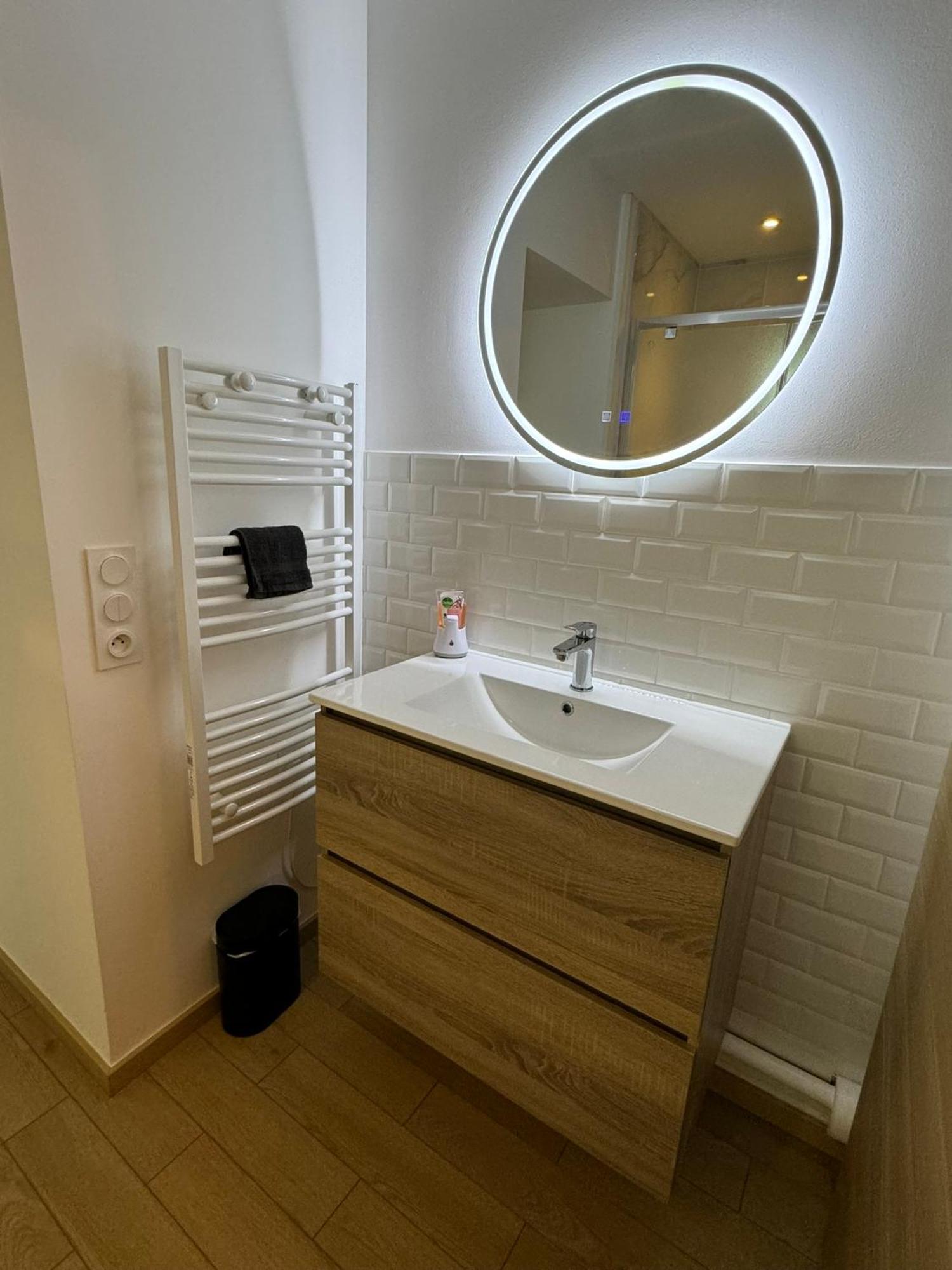 Appartement En Centre-Ville - Local Velos Disponible Mayenne Extérieur photo