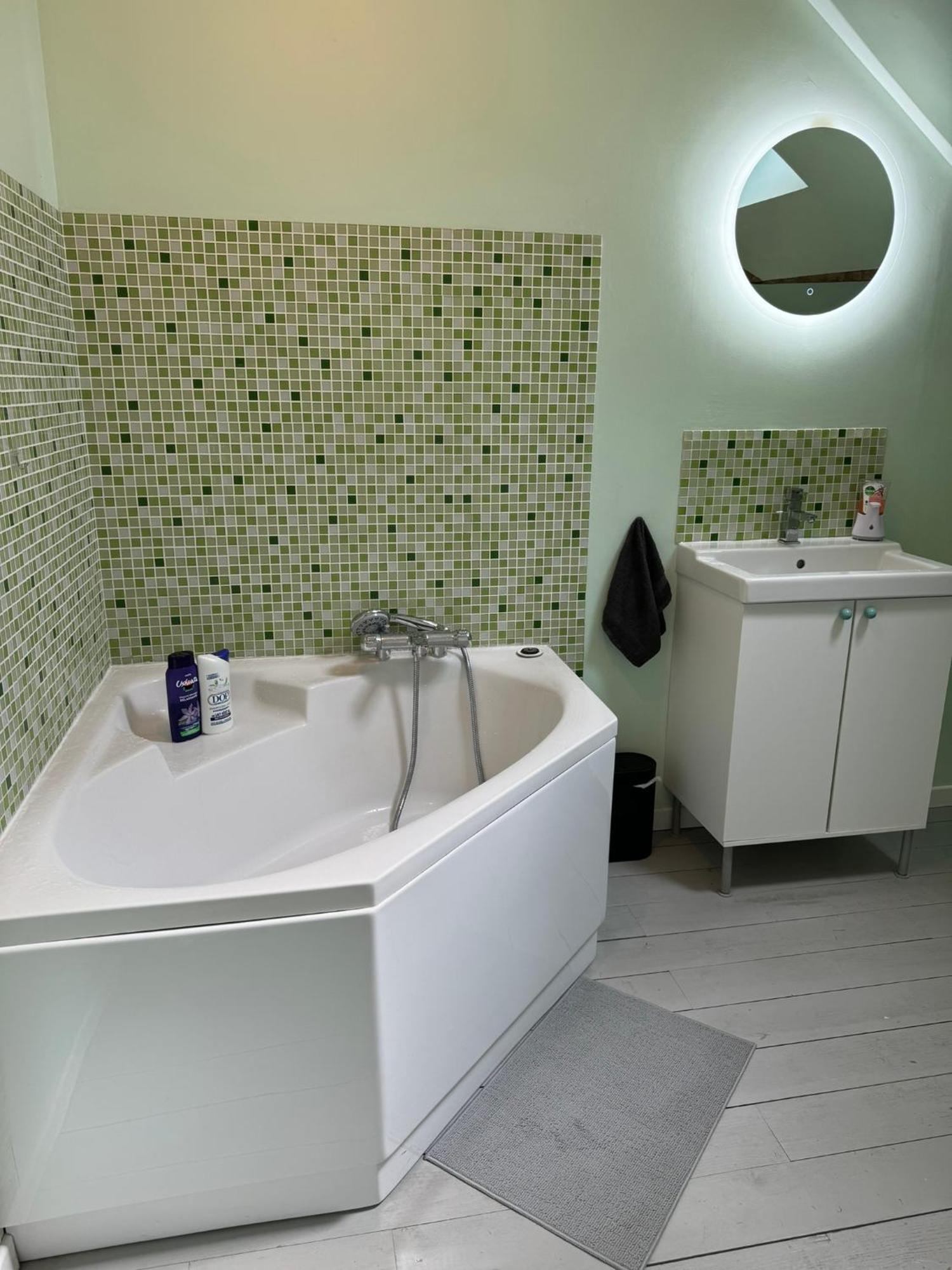Appartement En Centre-Ville - Local Velos Disponible Mayenne Extérieur photo