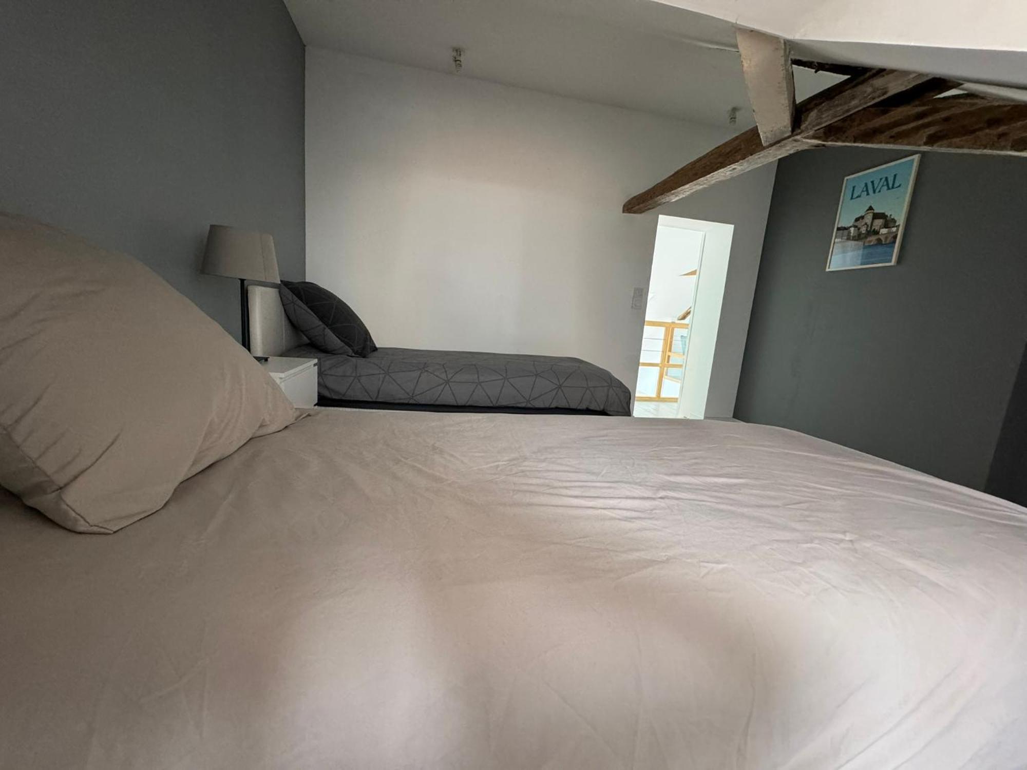 Appartement En Centre-Ville - Local Velos Disponible Mayenne Extérieur photo
